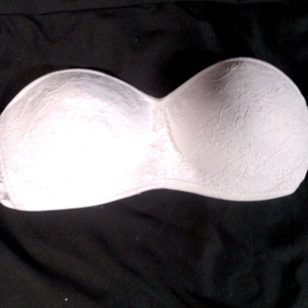 PINK STRAPLESS BRA SIZE M
